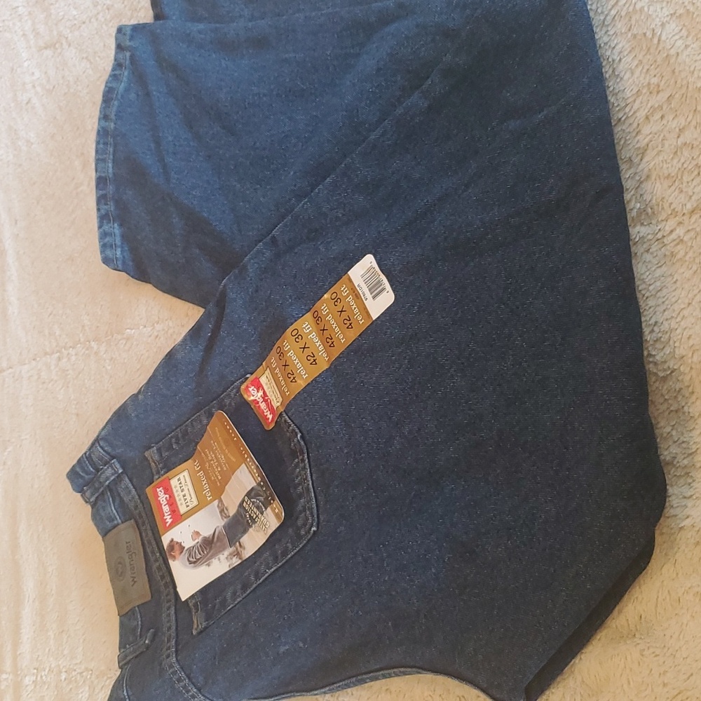 Men's new with tags wrangler jeans 42x30